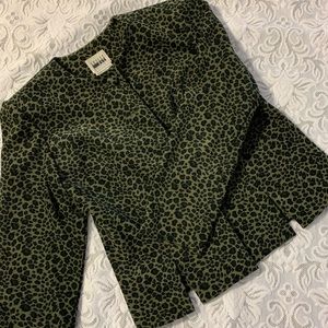 Woman’s short jacket-Size 6P- green/black print